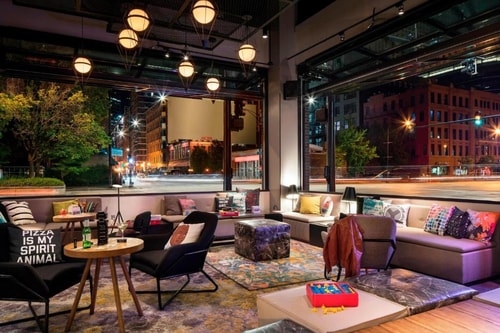 Queen Room Near White Jesse Park CHI 6 Luxury Bookings