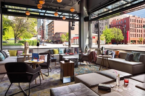 Queen Room Near White Jesse Park CHI 8 Luxury Bookings