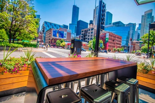 Queen Room Near White Jesse Park CHI 10 Luxury Bookings
