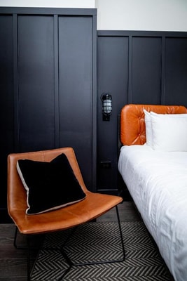 Deluxe Queen Room Near Walter Payton College CHI 4 Luxury Bookings