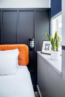 Deluxe Queen Room Near Walter Payton College CHI 2 Luxury Bookings