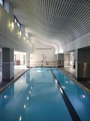 King Room Near Portillo s Barnellis CHI 14 Luxury Bookings