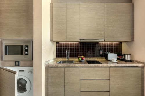 Studio Apartment Near Higher College of Technology 4 Luxury Bookings