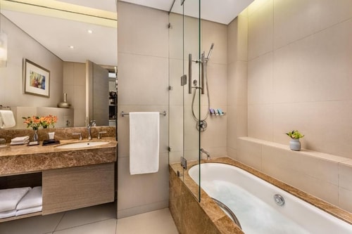 1 Bedroom Apartment Near Higher College Technology 11 Luxury Bookings