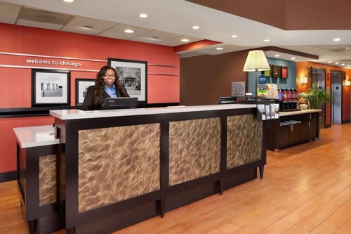 King Room Near Wintrust Sports Complex CHI 12 Luxury Bookings