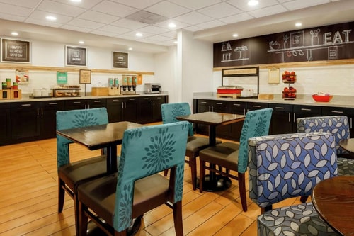 King Room Near Wintrust Sports Complex CHI 7 Luxury Bookings