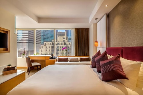 Deluxe Queen Room Near 425 Park Avenue MYC 1 Luxury Bookings