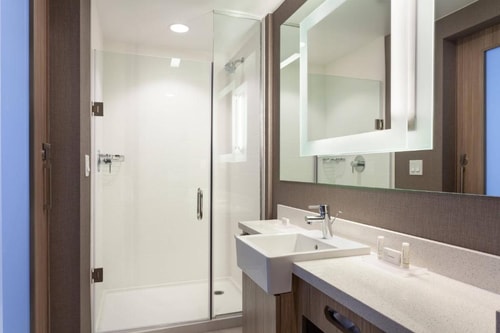 King Suite Near Fastest Towing ORL 1 Luxury Bookings