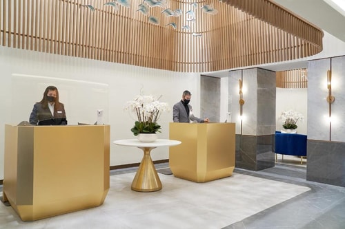 Deluxe Queen Room Near 425 Park Avenue MYC 7 Luxury Bookings