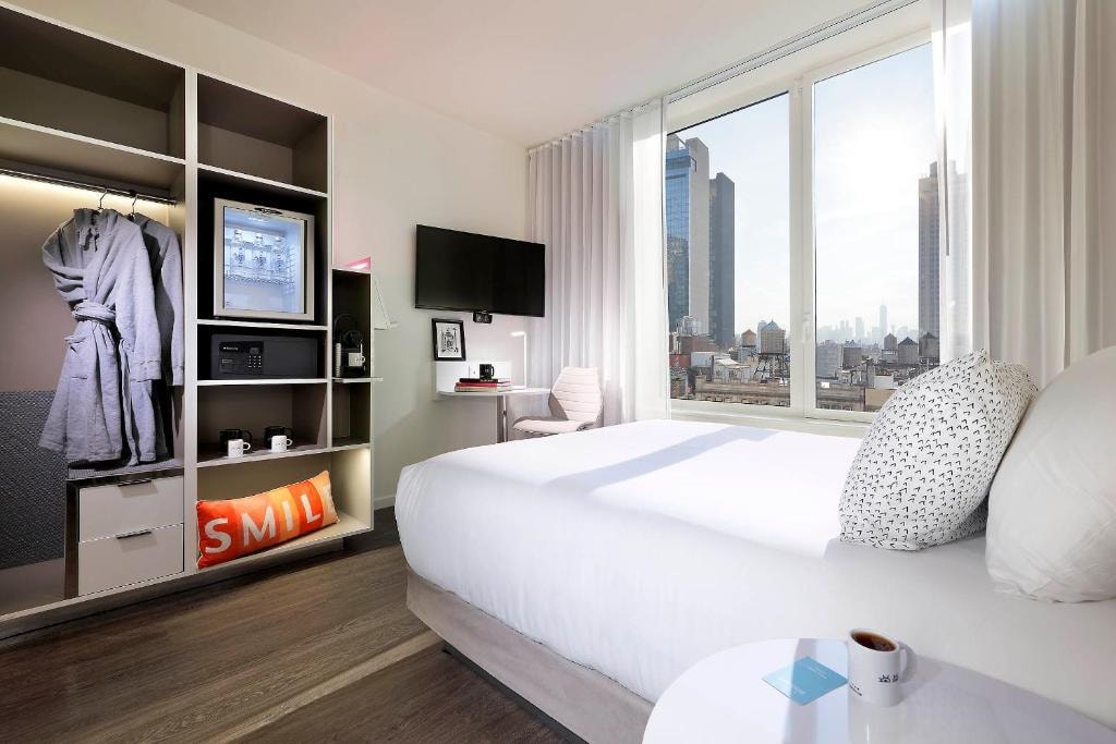 Queen Room Near The Museum at FIT NYC Luxury Bookings