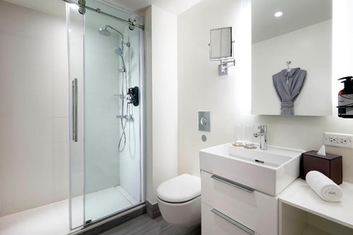 Queen Room Near The Museum at FIT NYC 2 Luxury Bookings