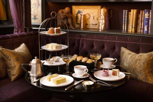 Deluxe King Room Near Holborn Station LON 10 Luxury Bookings