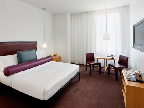 Deluxe Room Near Bryant Park NYC Luxury Bookings