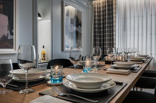 Deluxe Queen Room Near Winklix NYC 6 Luxury Bookings