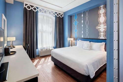 King Room Near Milton Lee Olive Park CHI 1 Luxury Bookings