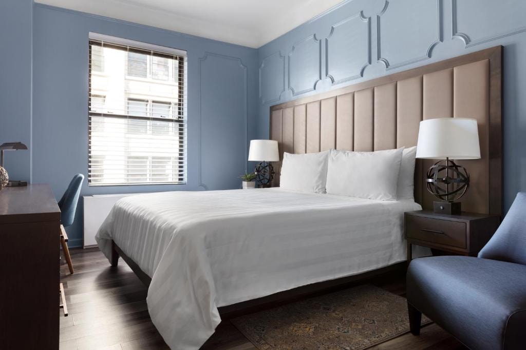 Superior Queen Room Near Bryant Park NYC Luxury Bookings