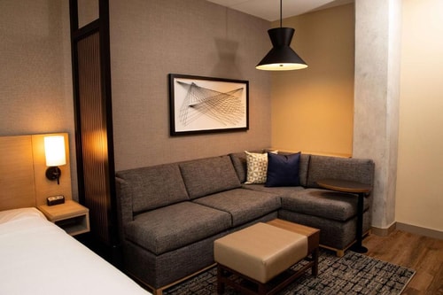 King Room Near Lozano Branch School CHI 1 Luxury Bookings