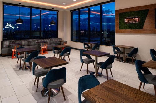 King Room Near Lozano Branch School CHI 10 Luxury Bookings