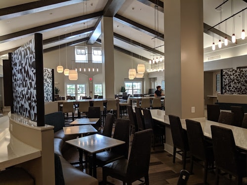 Queen Studio Near Mane lu Grill ORL 7 Luxury Bookings