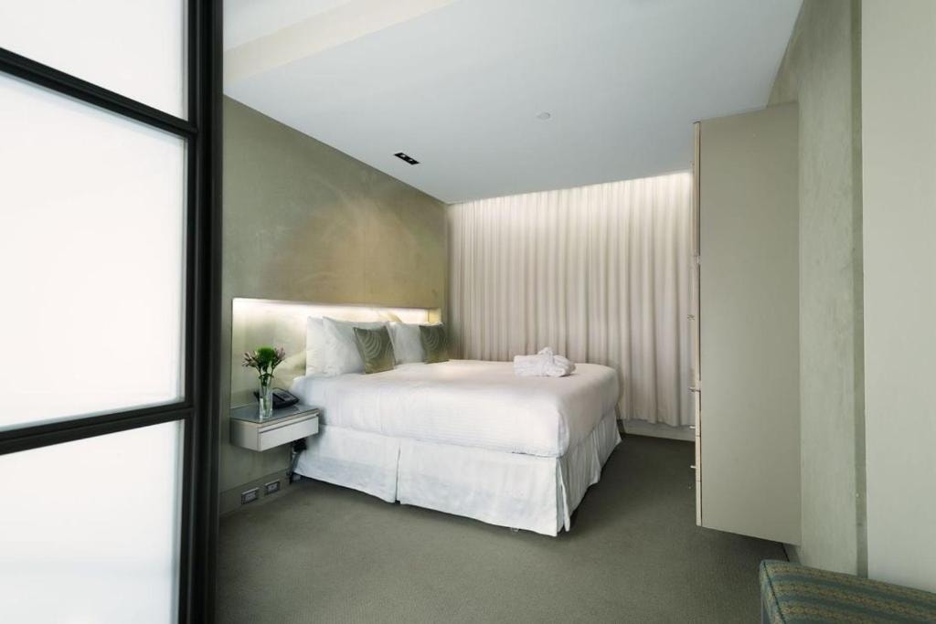 Deluxe King Room Near Pulitzer Plaza NYC Luxury Bookings