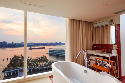 Standard Queen Room Near 14th Street Park NYC 6 Luxury Bookings