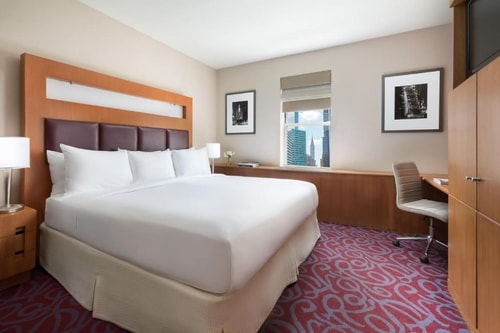 Double Room Mobility Access Near GreenacrePark NYC 2 Luxury Bookings