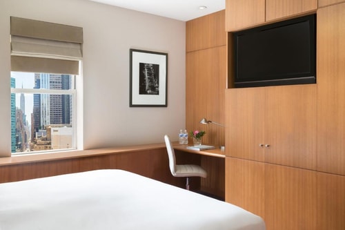 Double Room Mobility Access Near GreenacrePark NYC 4 Luxury Bookings