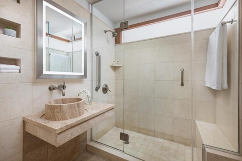 Double Room Mobility Access Near GreenacrePark NYC 5 Luxury Bookings