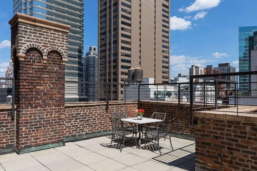 Double Room Mobility Access Near GreenacrePark NYC 6 Luxury Bookings