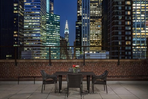 Double Room Mobility Access Near GreenacrePark NYC 11 Luxury Bookings