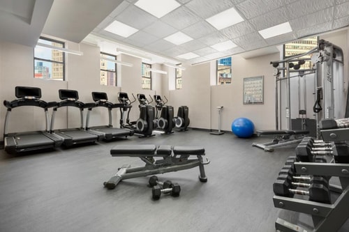 Double Room Mobility Access Near GreenacrePark NYC 14 Luxury Bookings