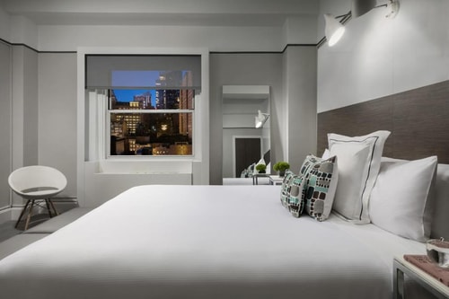 Deluxe King Room Near Broadway NYC 2 Luxury Bookings