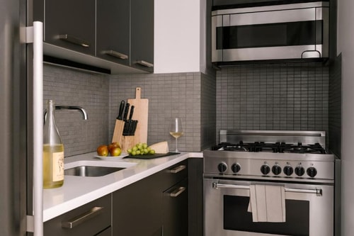 1 Bedroom Apartment Near St. Vartan Park NYC 3 Luxury Bookings