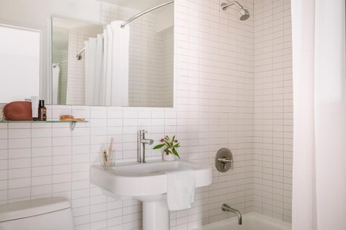 1 Bedroom Apartment Near St. Vartan Park NYC 9 Luxury Bookings