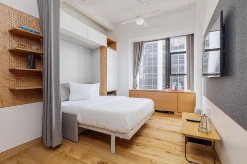 Studio Plus Near Watermark NYC Luxury Bookings