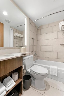 King Room Near Oscar Wilde NYC 2 Luxury Bookings