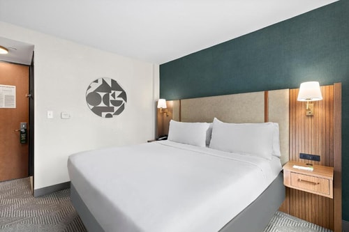 King Room Near Oscar Wilde NYC 1 Luxury Bookings