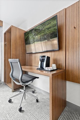 King Room Near Oscar Wilde NYC 11 Luxury Bookings