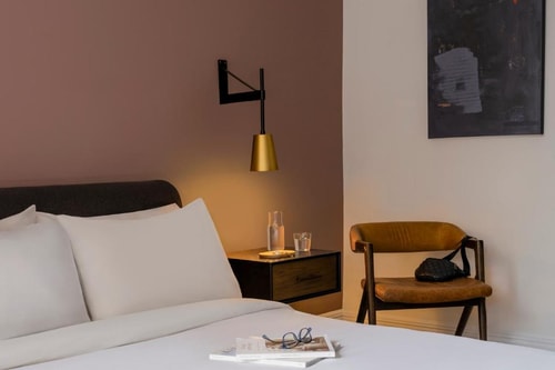 King Room Near Homecoming Salon NYC 1 Luxury Bookings