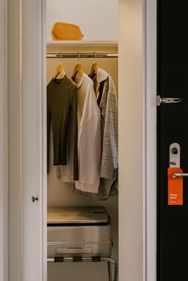 King Room Near Homecoming Salon NYC 4 Luxury Bookings