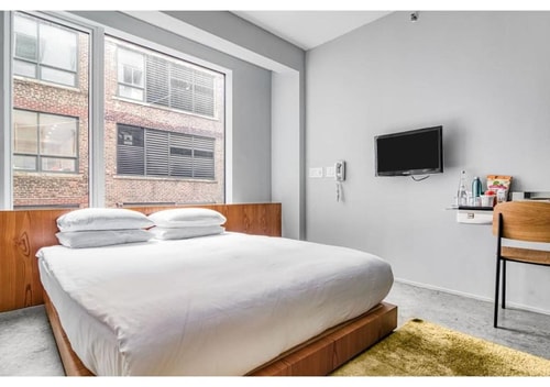 Deluxe Room Near Porchlight NYC Luxury Bookings