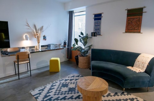Deluxe Room Near Porchlight NYC 14 Luxury Bookings
