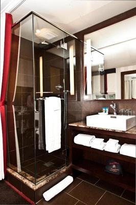 Superior Queen Room Near Atria Books NYC 2 Luxury Bookings