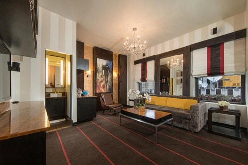 Superior Queen Room Near Atria Books NYC 13 Luxury Bookings