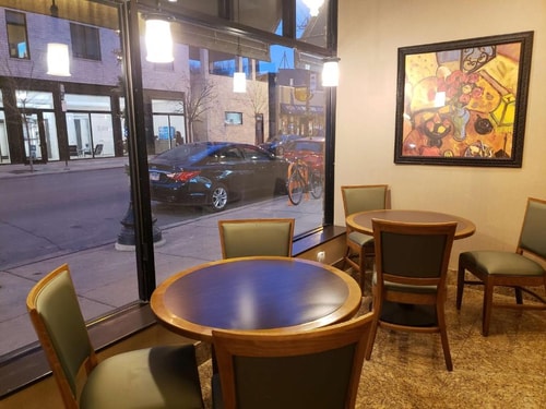 Standard King Room Near Wendt Playlot Park CHI 10 Luxury Bookings