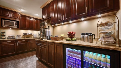 Standard King Room Near Wendt Playlot Park CHI 11 Luxury Bookings
