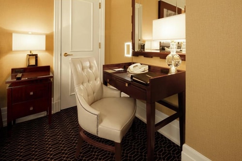 Queen Room Near MMC Plaza NYC 2 Luxury Bookings