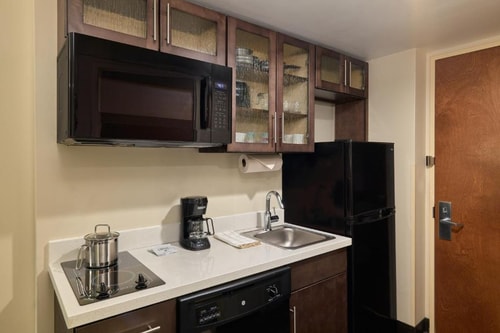 Studio Queen Suite Near McCaffrey Playground NYC 4 Luxury Bookings