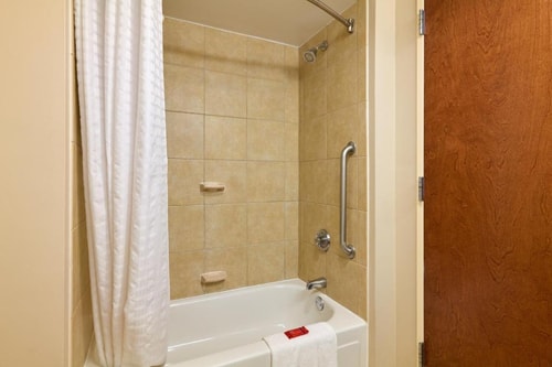 Studio Queen Suite Near McCaffrey Playground NYC 6 Luxury Bookings