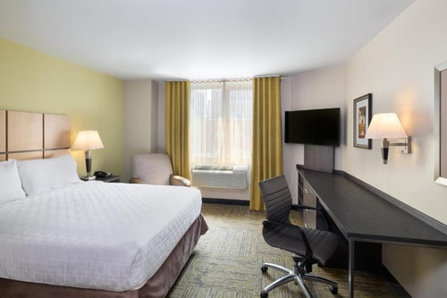 Studio Queen Suite Near McCaffrey Playground NYC 7 Luxury Bookings